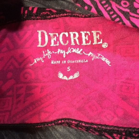 Decree pink Bandeau top, small, abstract / tribal - Picture 6 of 12